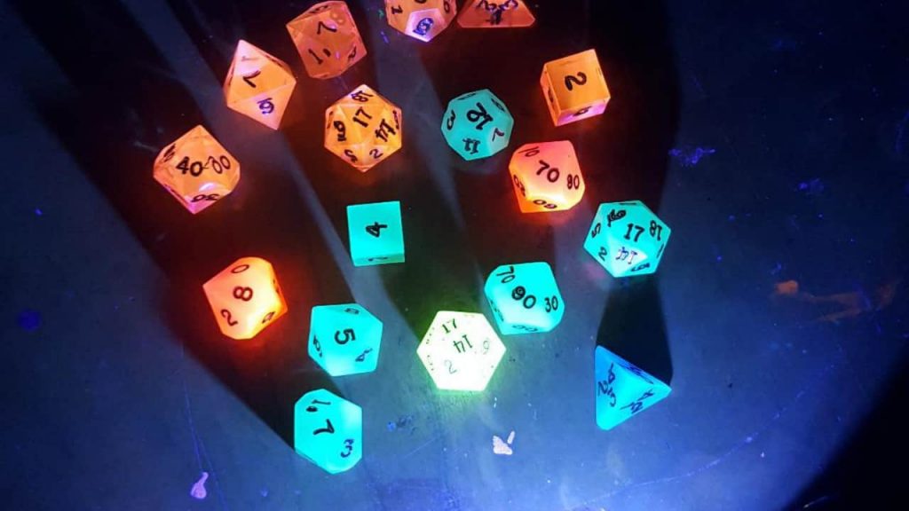 Which is the best UV resin for making dice and how to make a resin dice